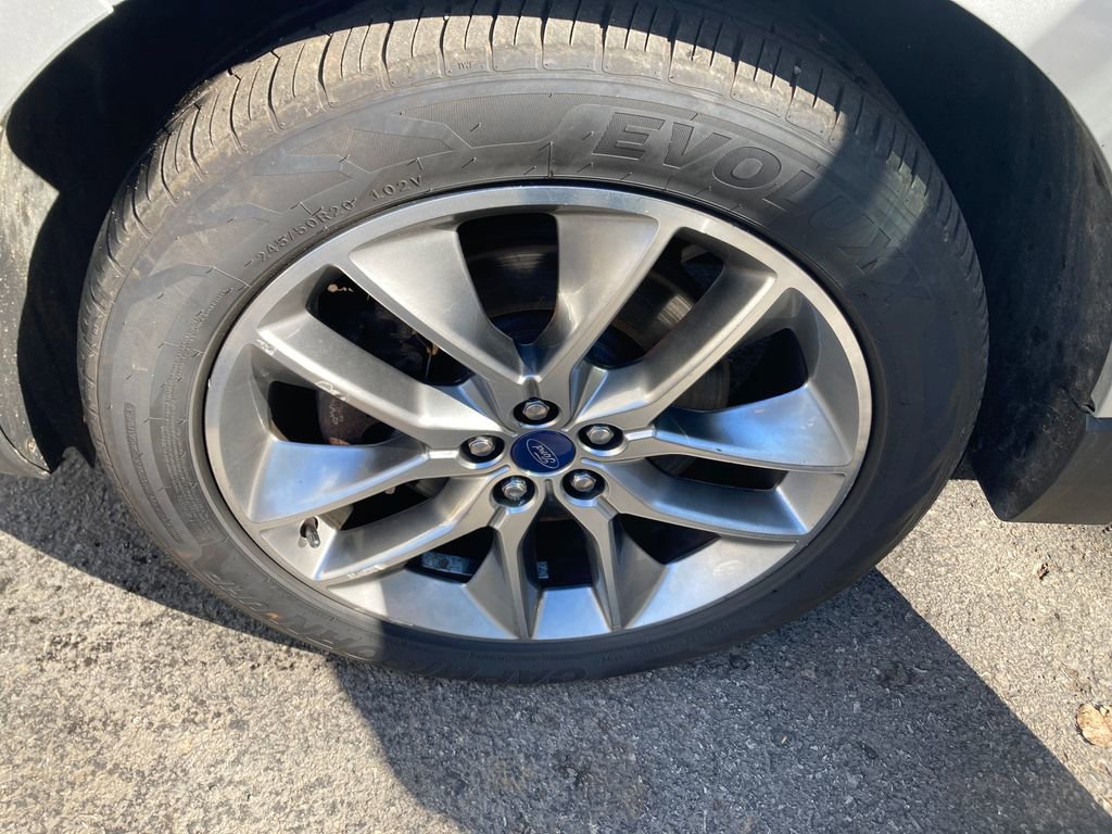 Used 2018 Ford Edge Titanium w/ Equipment Group 301A image 31