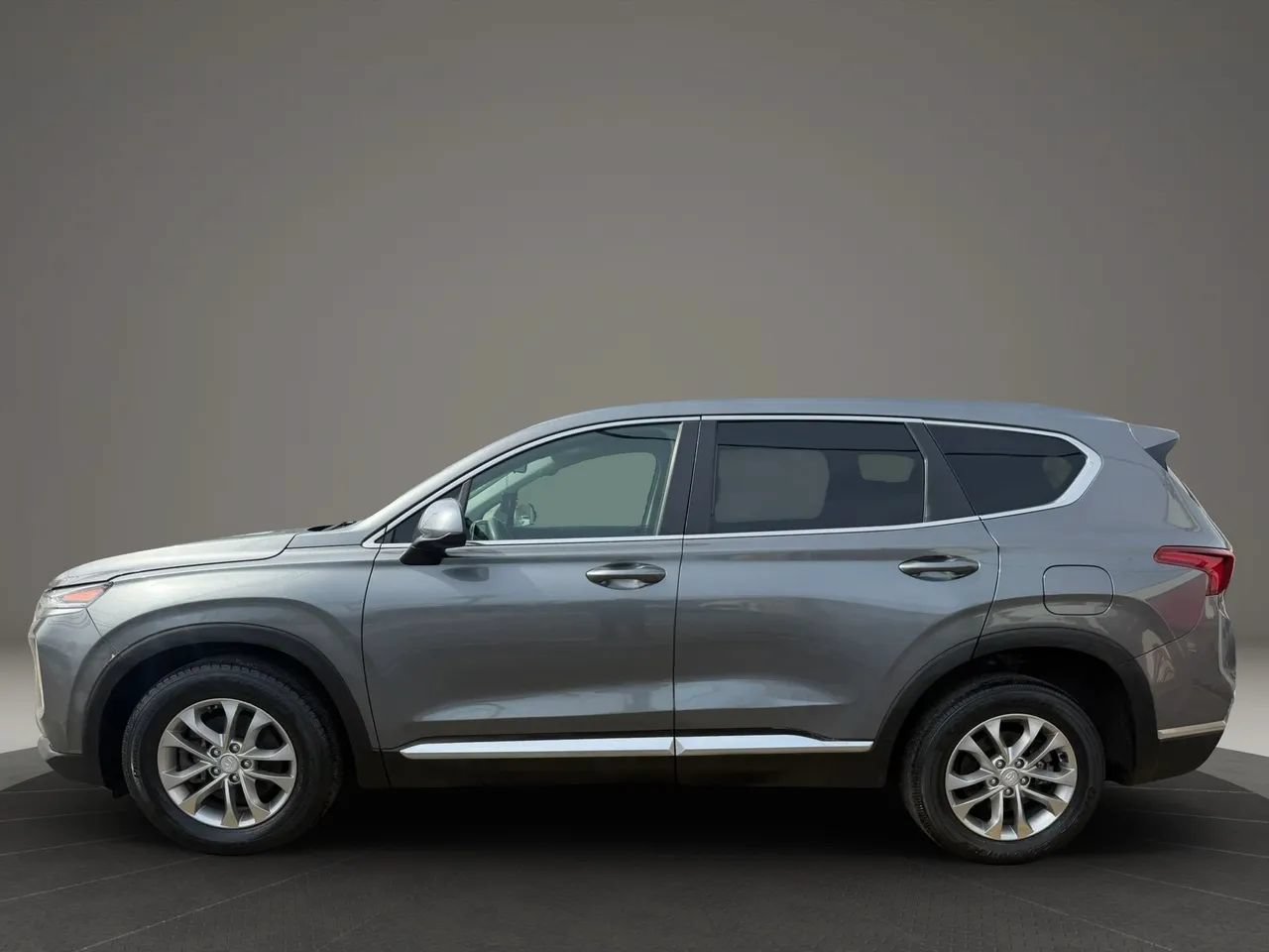 Used 2019 Hyundai Santa Fe SE FWD image 5