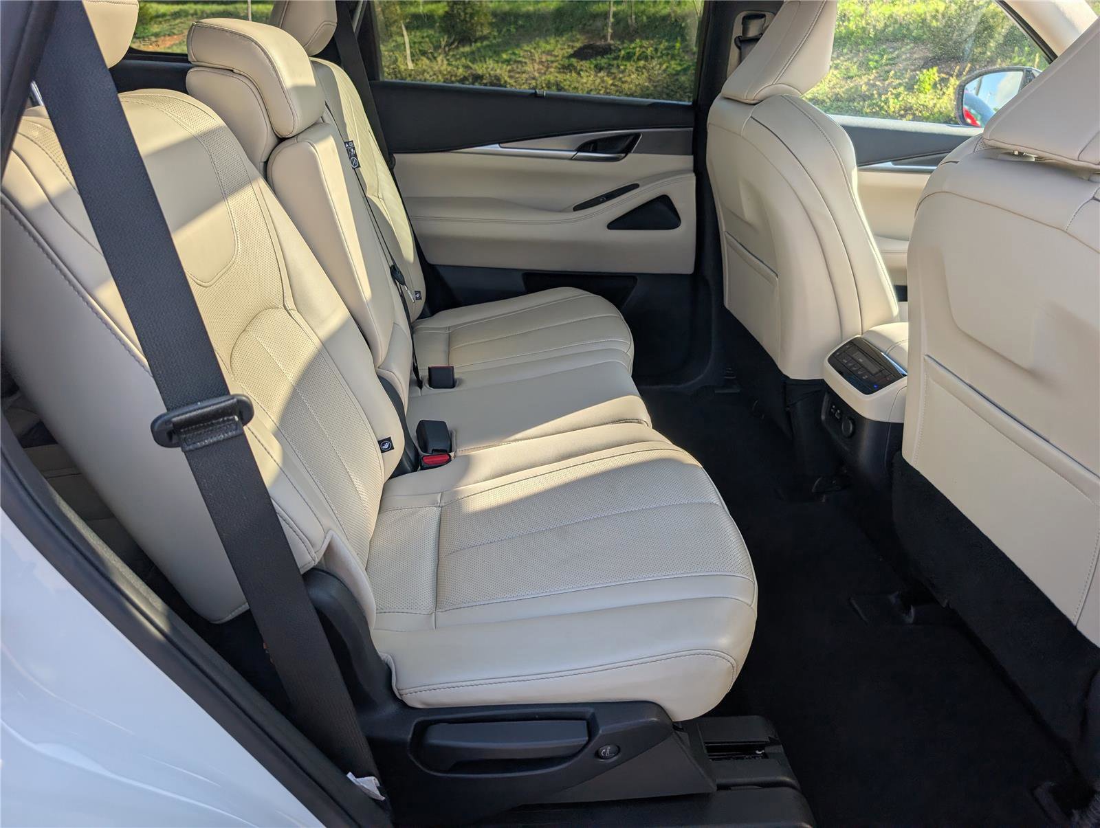 Used 2023 INFINITI QX60 Luxe w/ Cargo Package image 12