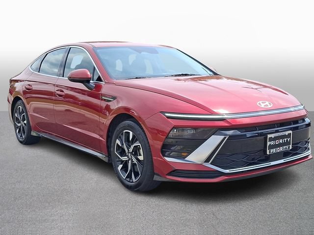 Used 2025 Hyundai Sonata SEL FWD image 3