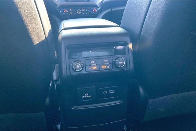 Used 2022 GMC Acadia AT4 w/ Technology Package image 10