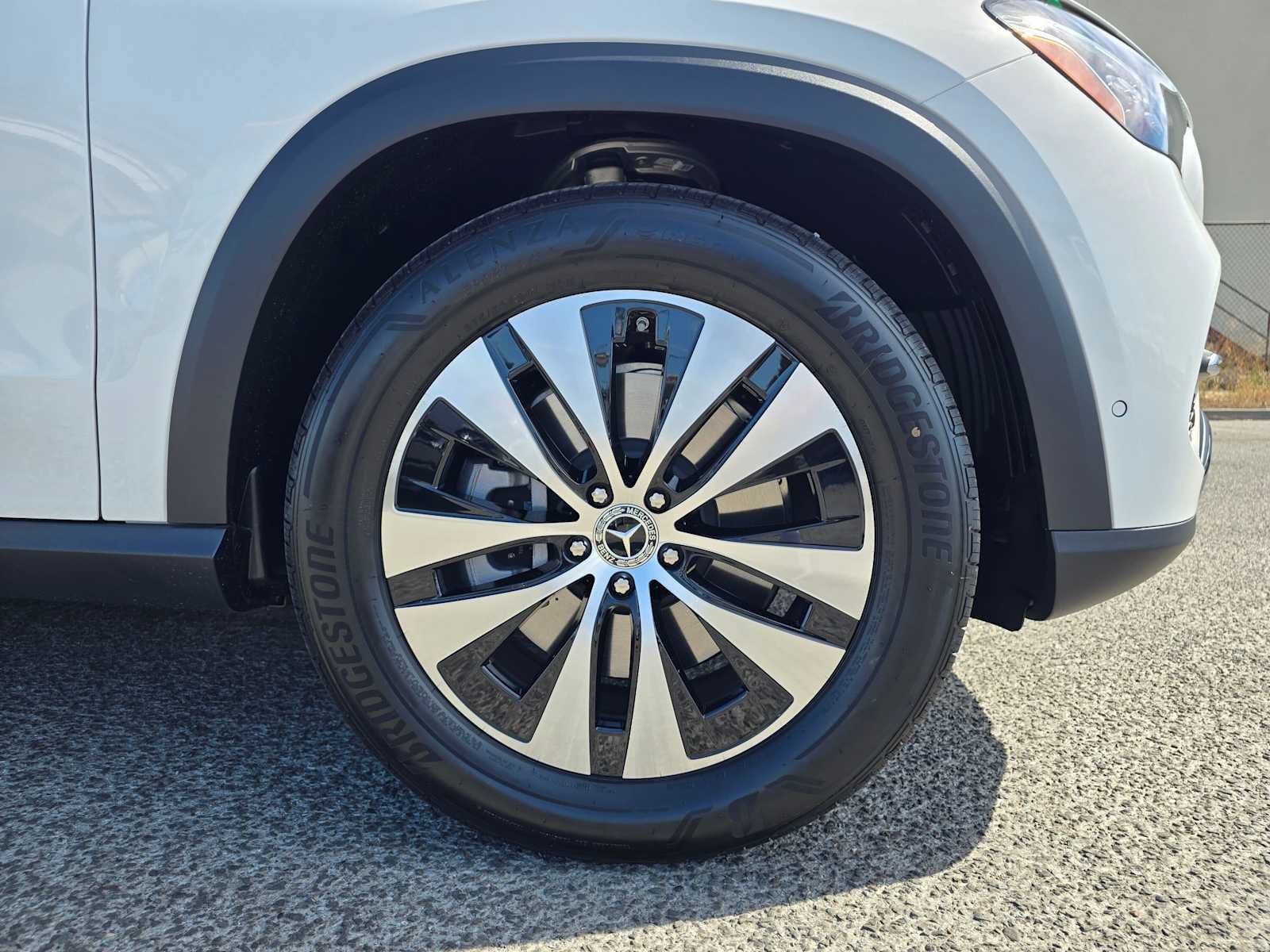 New 2026 Mercedes-Benz GLE 450e 4MATIC image 9