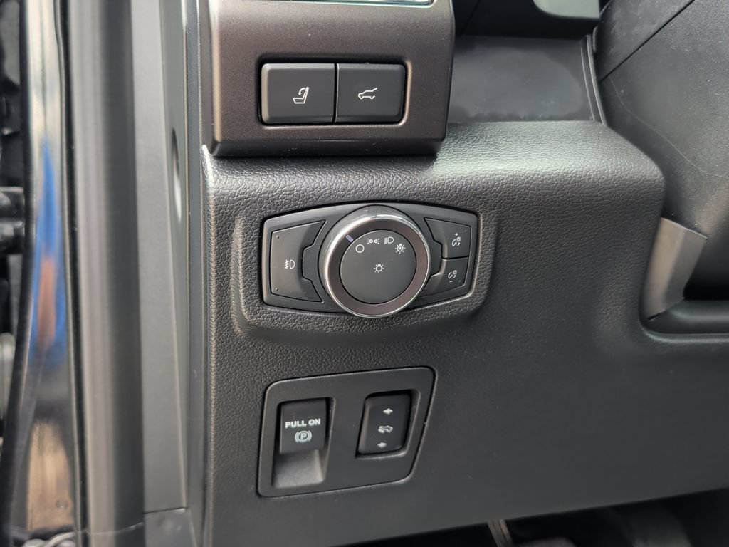 Used 2019 Ford Expedition Limited w/ Equipment Group 301A AWD/4WD image 14