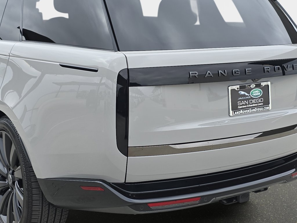 New 2025 Land Rover Range Rover SV AWD/4WD image 36