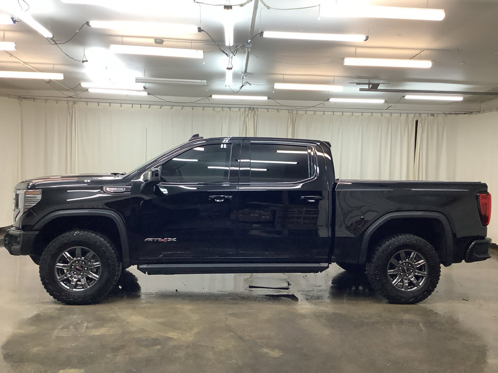 Used 2025 GMC Sierra 1500 AT4X image 11