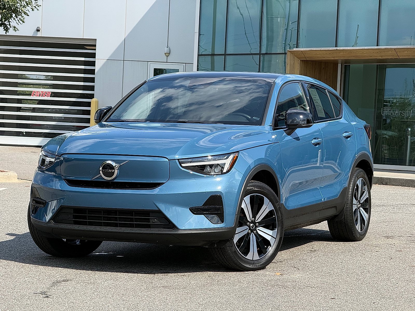 Certified 2023 Volvo C40 Recharge Core AWD/4WD image 1