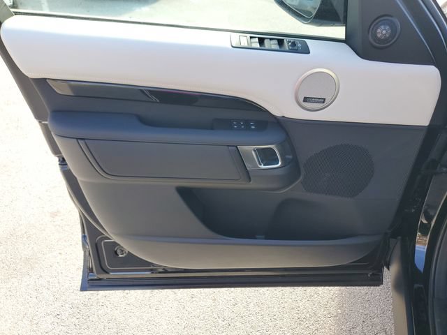 Certified 2025 Land Rover Discovery S AWD/4WD image 20