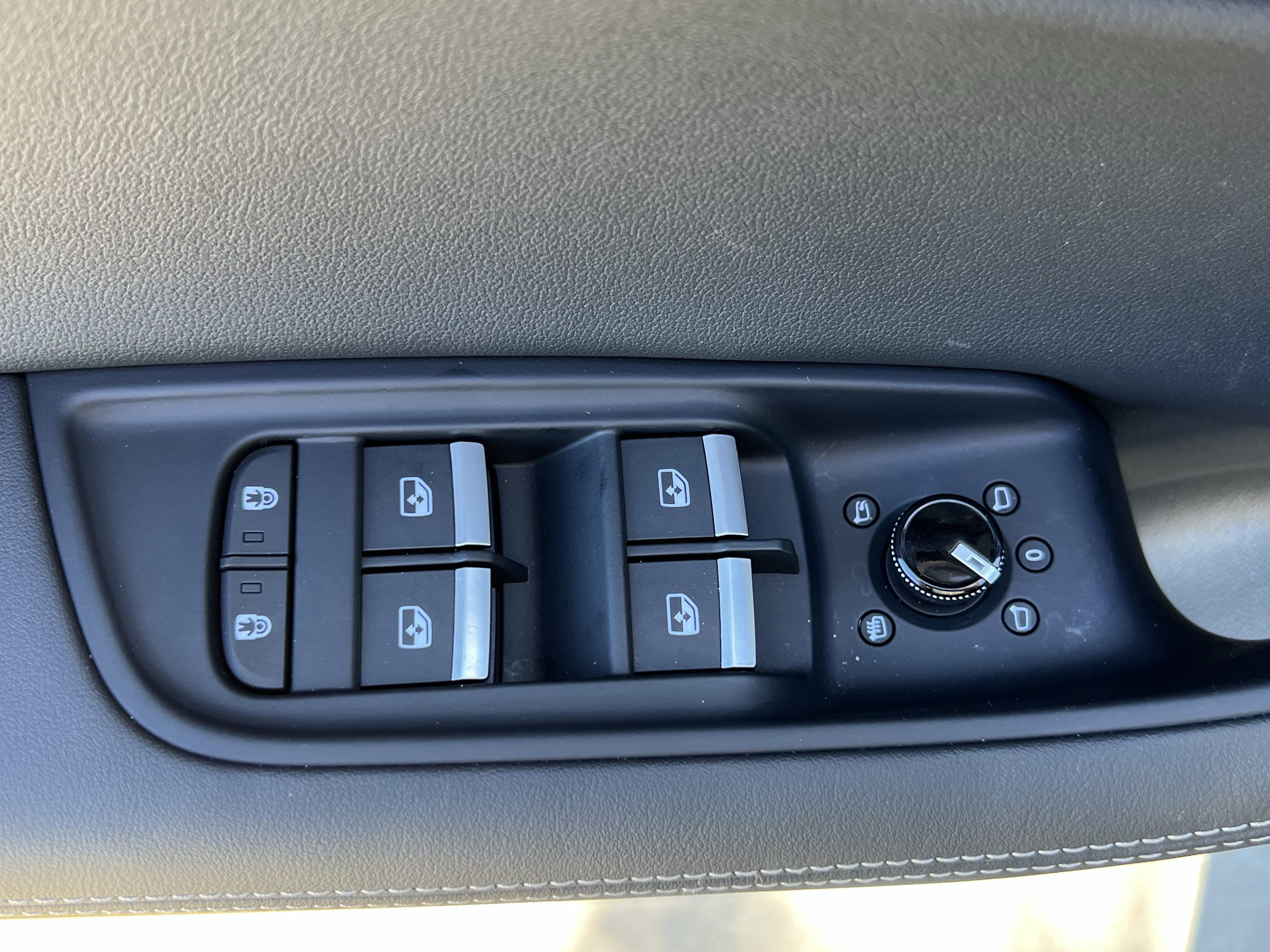 Used 2025 Audi Q8 Premium Plus image 15