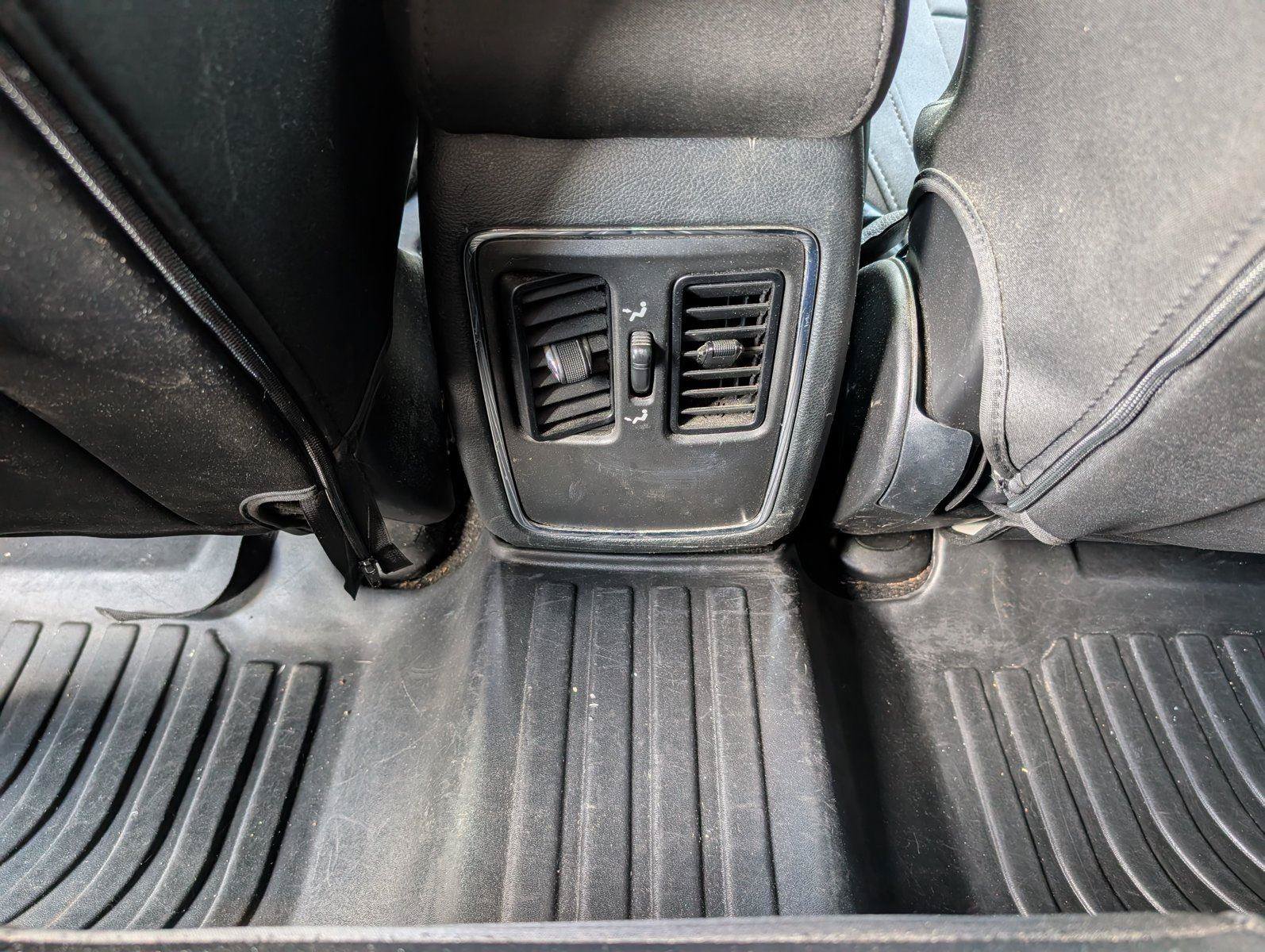 Used 2022 Jeep Grand Cherokee Laredo E RWD image 30