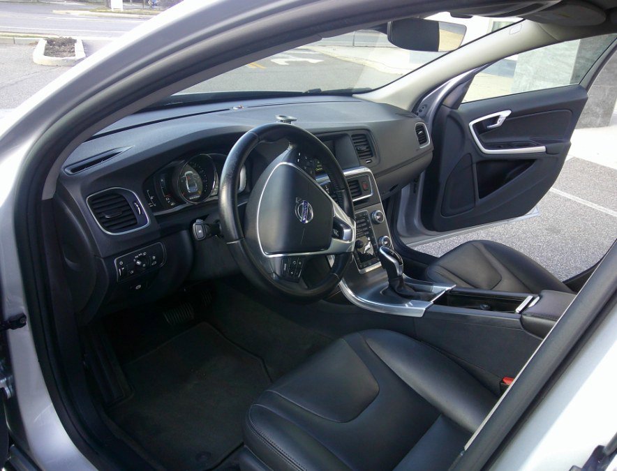 Used 2016 Volvo S60 T5 Premier w/ Convenience Package image 35