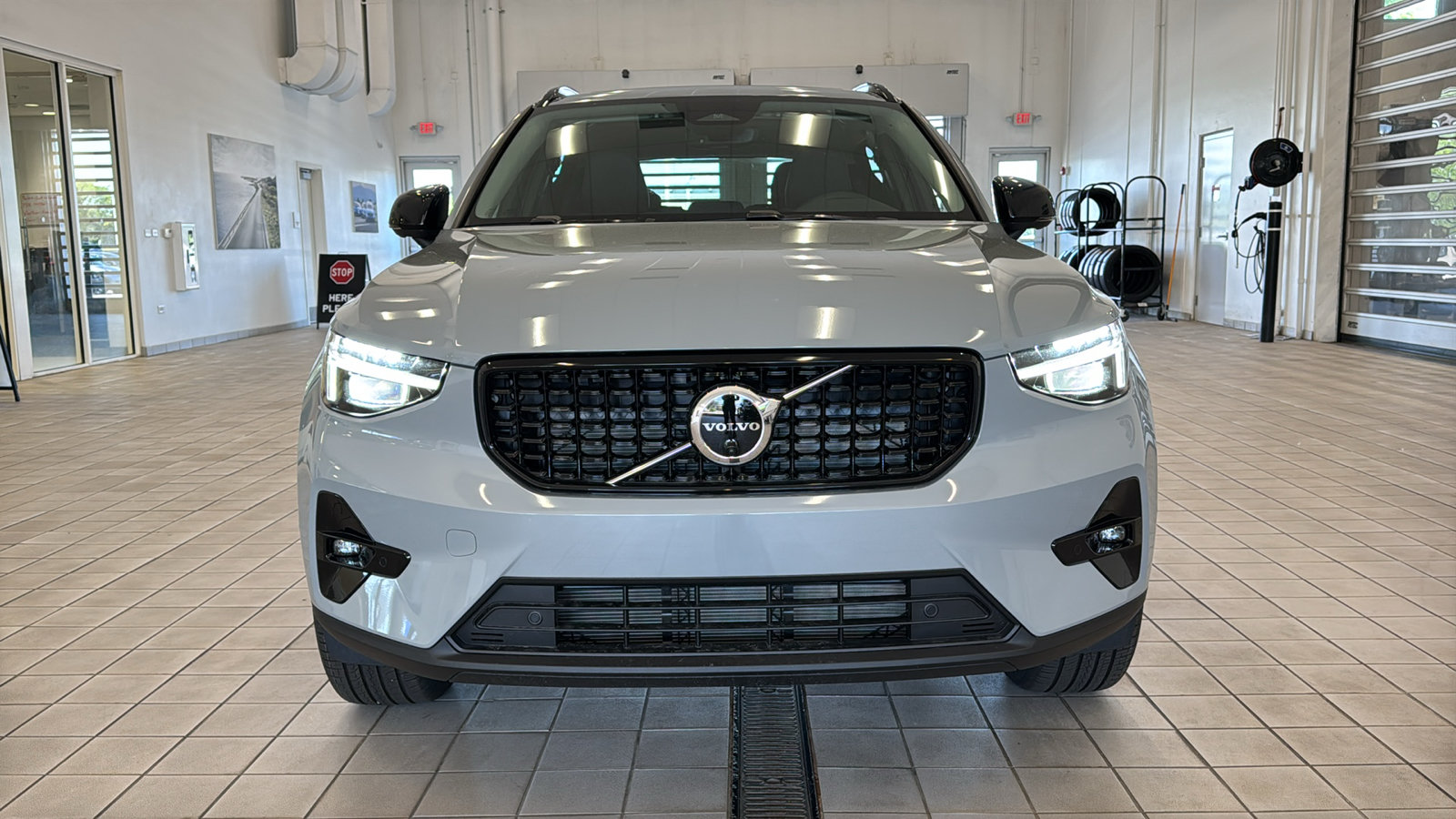 New 2026 Volvo XC40 B5 Plus w/ Climate Package AWD/4WD image 10