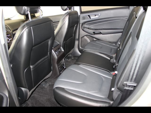 Used 2018 Ford Edge Titanium w/ Technology Package AWD/4WD image 11