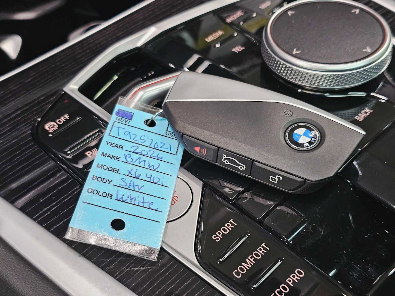 New 2026 BMW X6 xDrive40i w/ Climate Comfort Package image 30