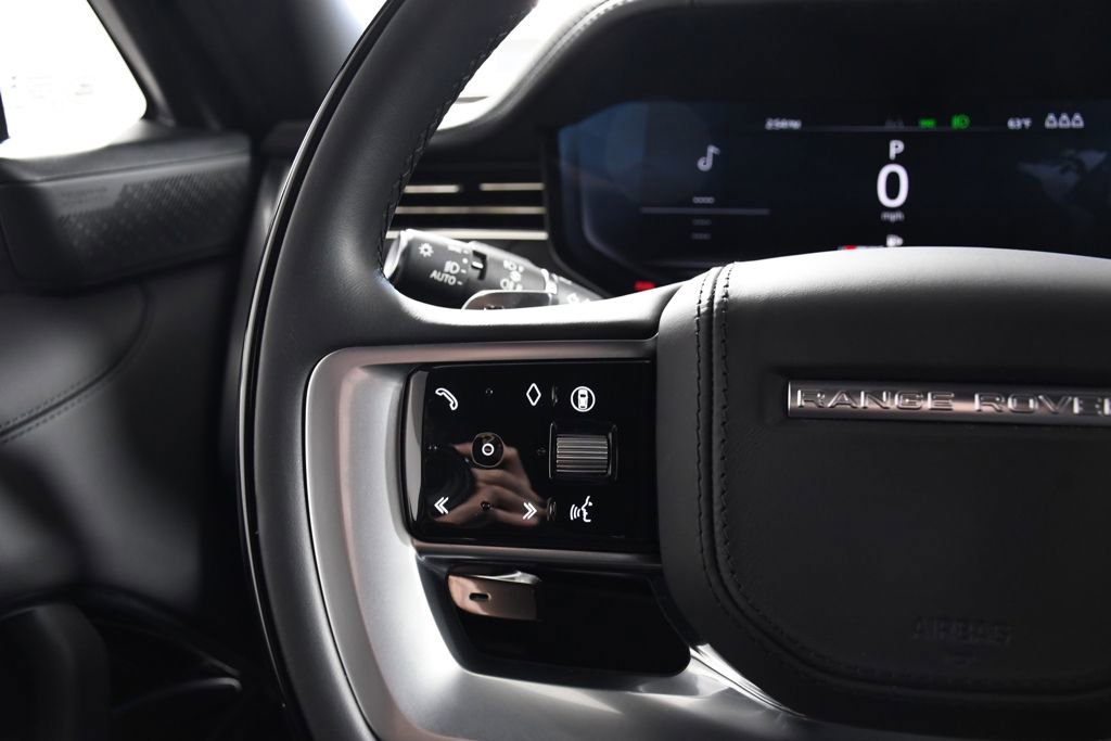 Used 2025 Land Rover Range Rover Autobiography image 28
