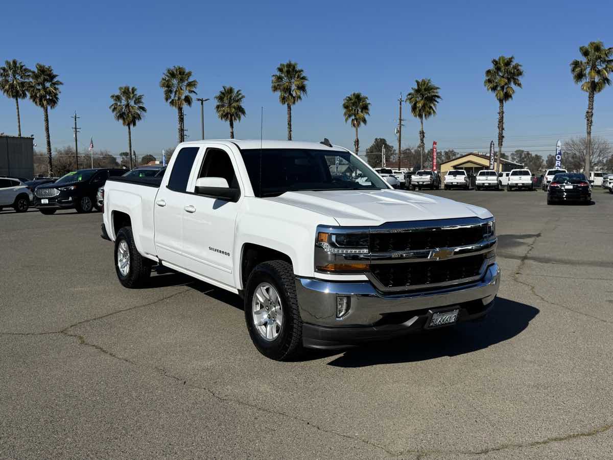 Used 2018 Chevrolet Silverado 1500 LT w/ All Star Edition image 3