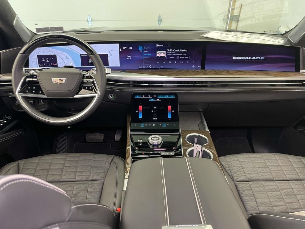 Used 2026 Cadillac Escalade Platinum Sport w/ LPO, ONYX Package AWD/4WD image 28