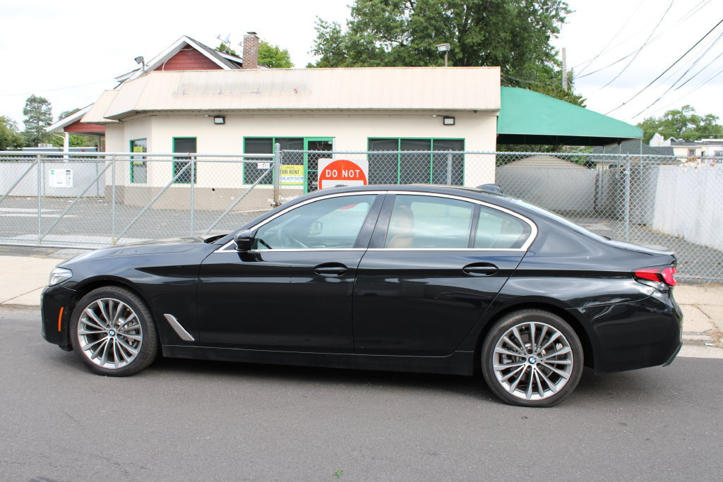 Used 2023 BMW 530i xDrive w/ Premium Package AWD/4WD image 8