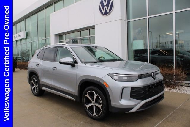 Used 2025 Volkswagen Tiguan SE