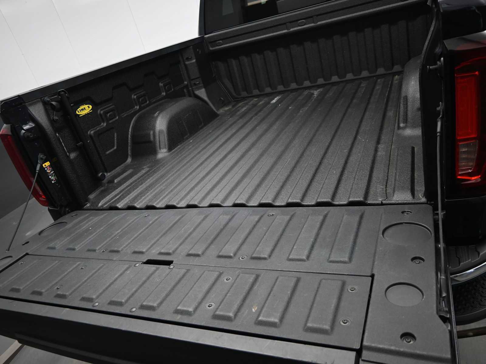 Used 2022 GMC Sierra 1500 SLT w/ SLT Convenience Package image 14