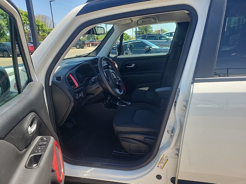 Used 2023 Jeep Renegade Trailhawk AWD/4WD image 10