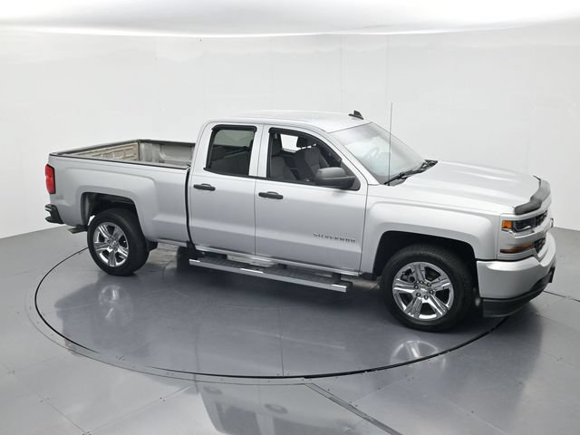 Used 2018 Chevrolet Silverado 1500 Custom w/ Custom Value Package RWD image 40
