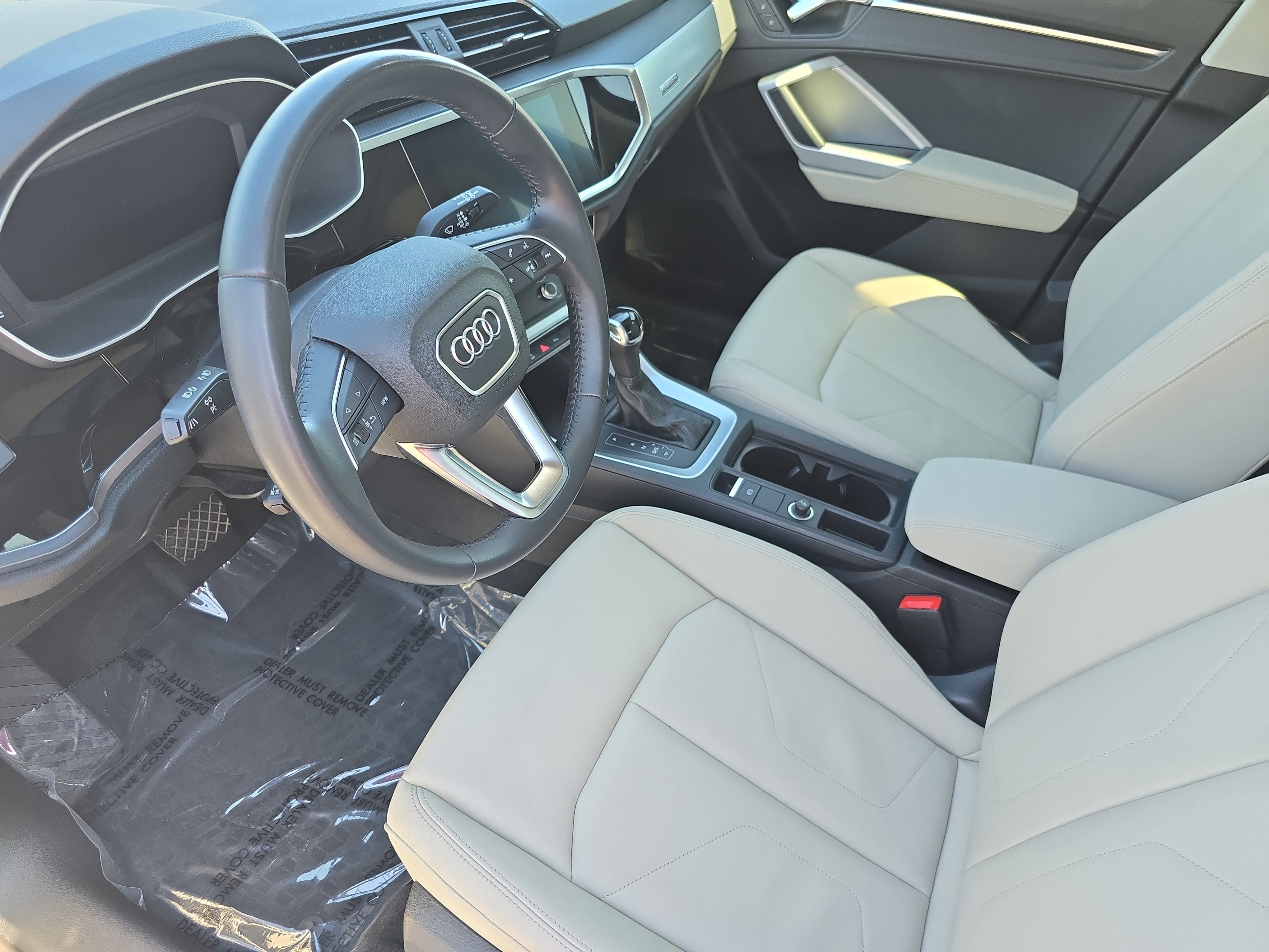 Used 2020 Audi Q3 2.0T Premium AWD/4WD image 16