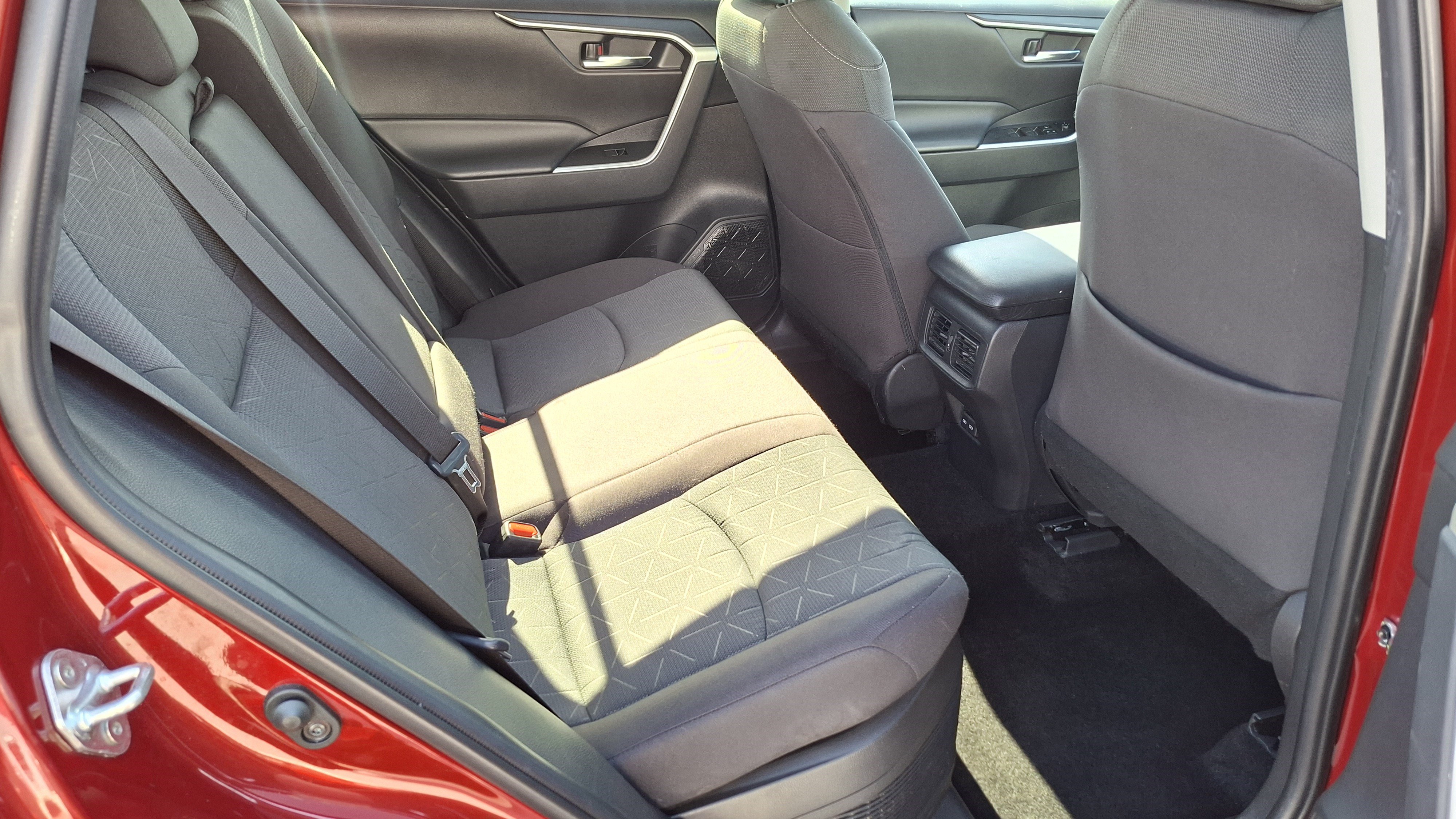 Used 2024 Toyota RAV4 XLE w/ Convenience Package AWD/4WD image 22