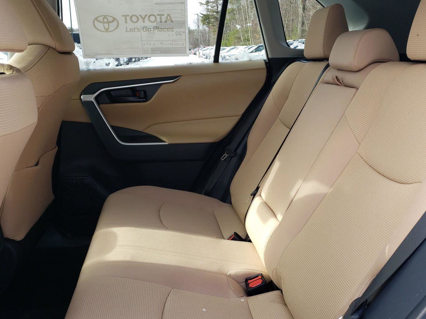 New 2025 Toyota RAV4 LE image 8