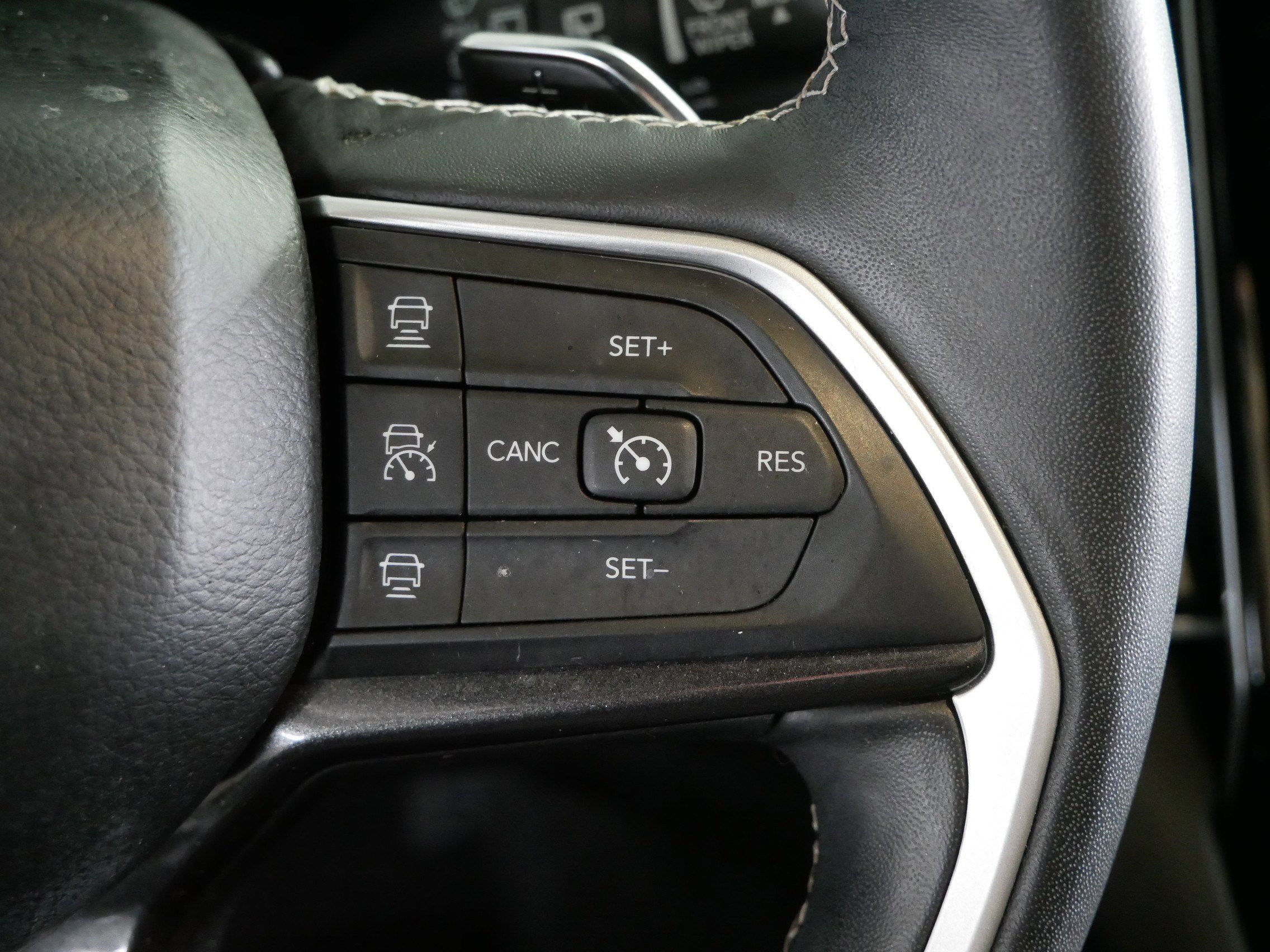 Used 2022 Jeep Grand Cherokee Altitude image 28