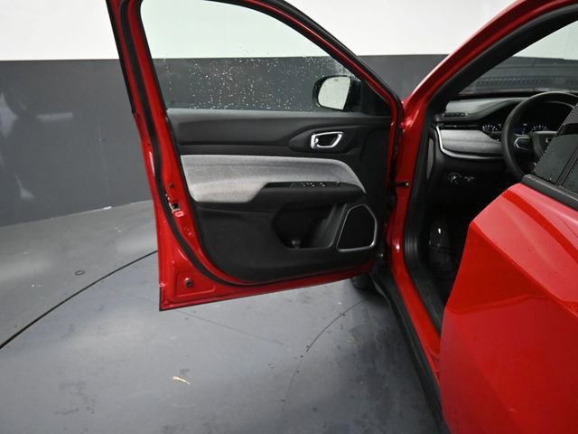 Used 2024 Jeep Compass Latitude image 24