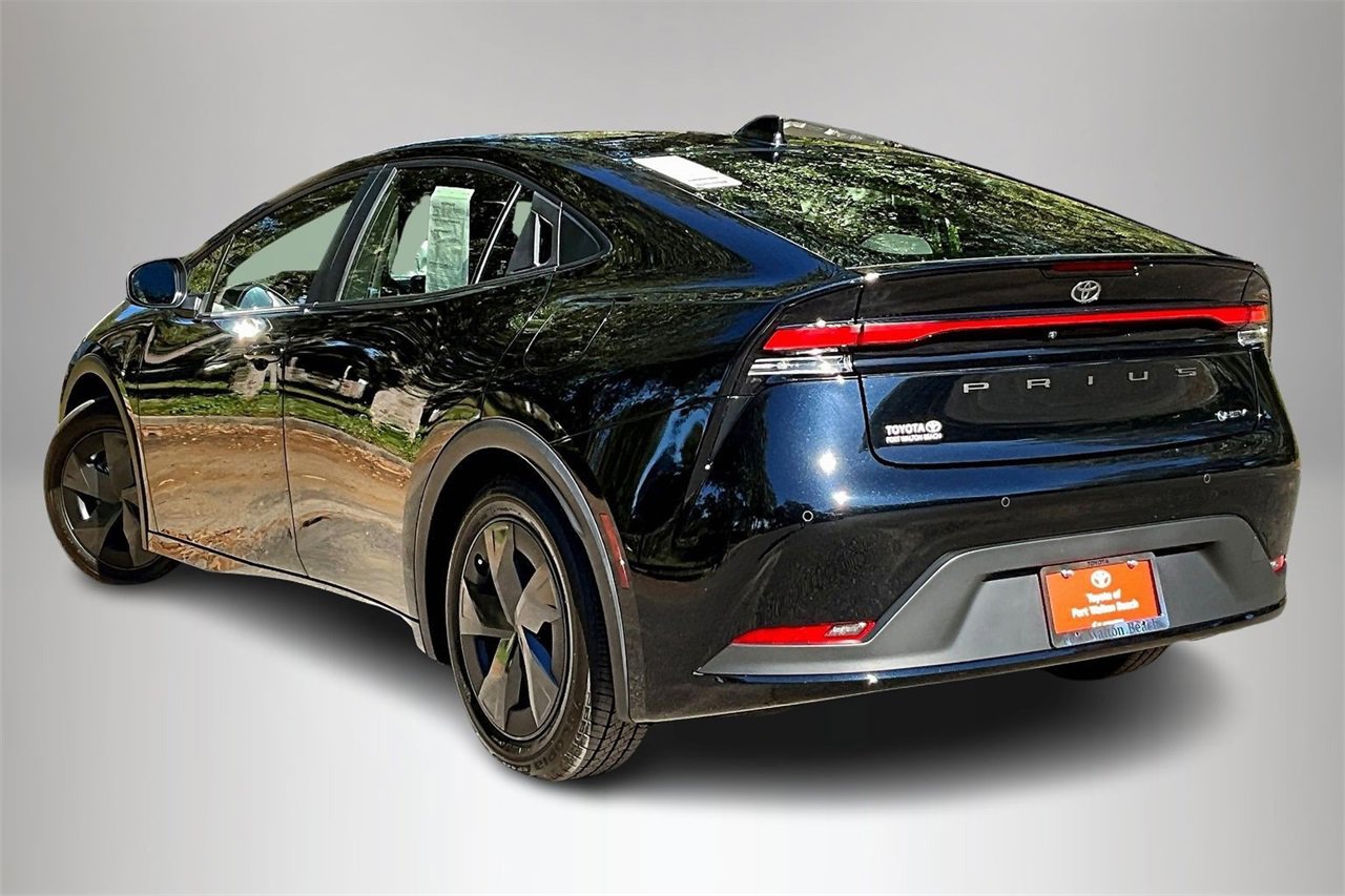 Used 2026 Toyota Prius LE image 4