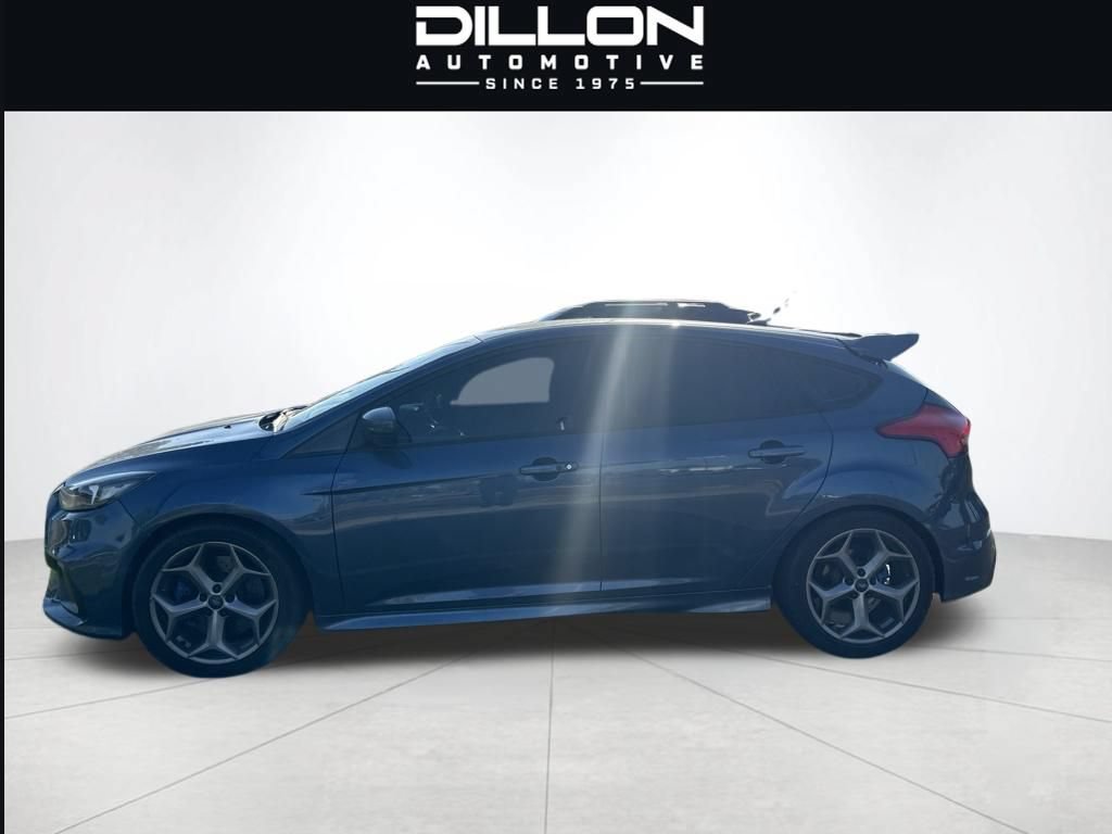 Used 2018 Ford Focus ST FWD image 4