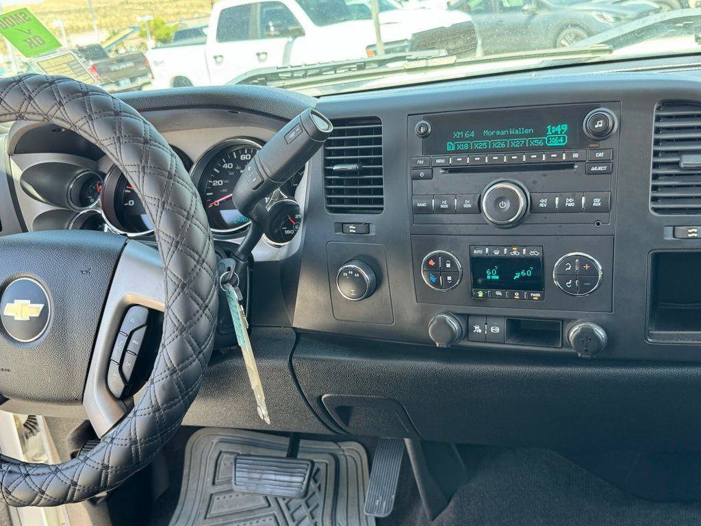 Used 2011 Chevrolet Silverado 2500 LT w/ Interior Plus Package AWD/4WD image 22