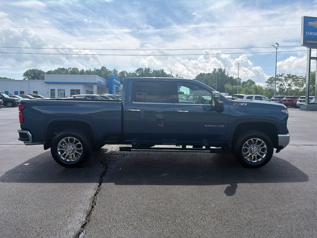 Used 2025 Chevrolet Silverado 2500 LTZ w/ LTZ Plus Package AWD/4WD image 11