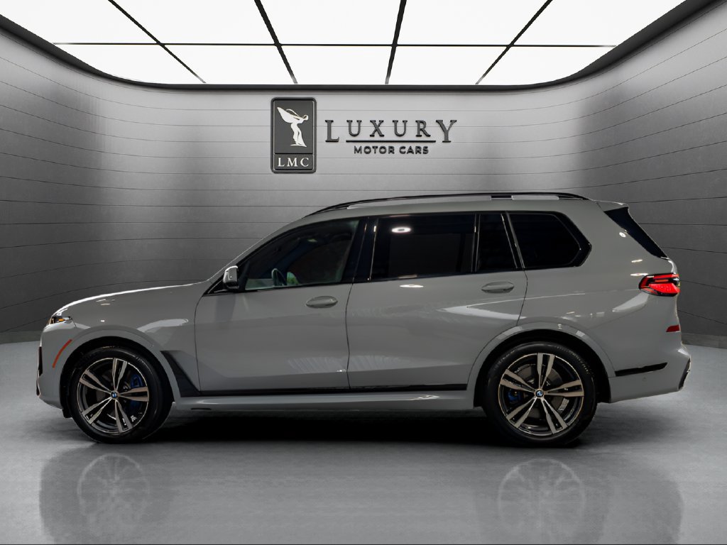 Used 2024 BMW X7 xDrive40i w/ M Sport Package AWD/4WD image 5