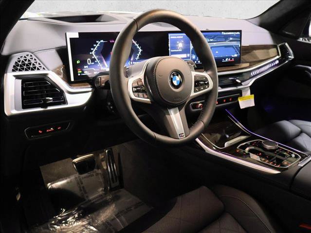 New 2027 BMW X7 xDrive40i w/ M Sport Package AWD/4WD image 3
