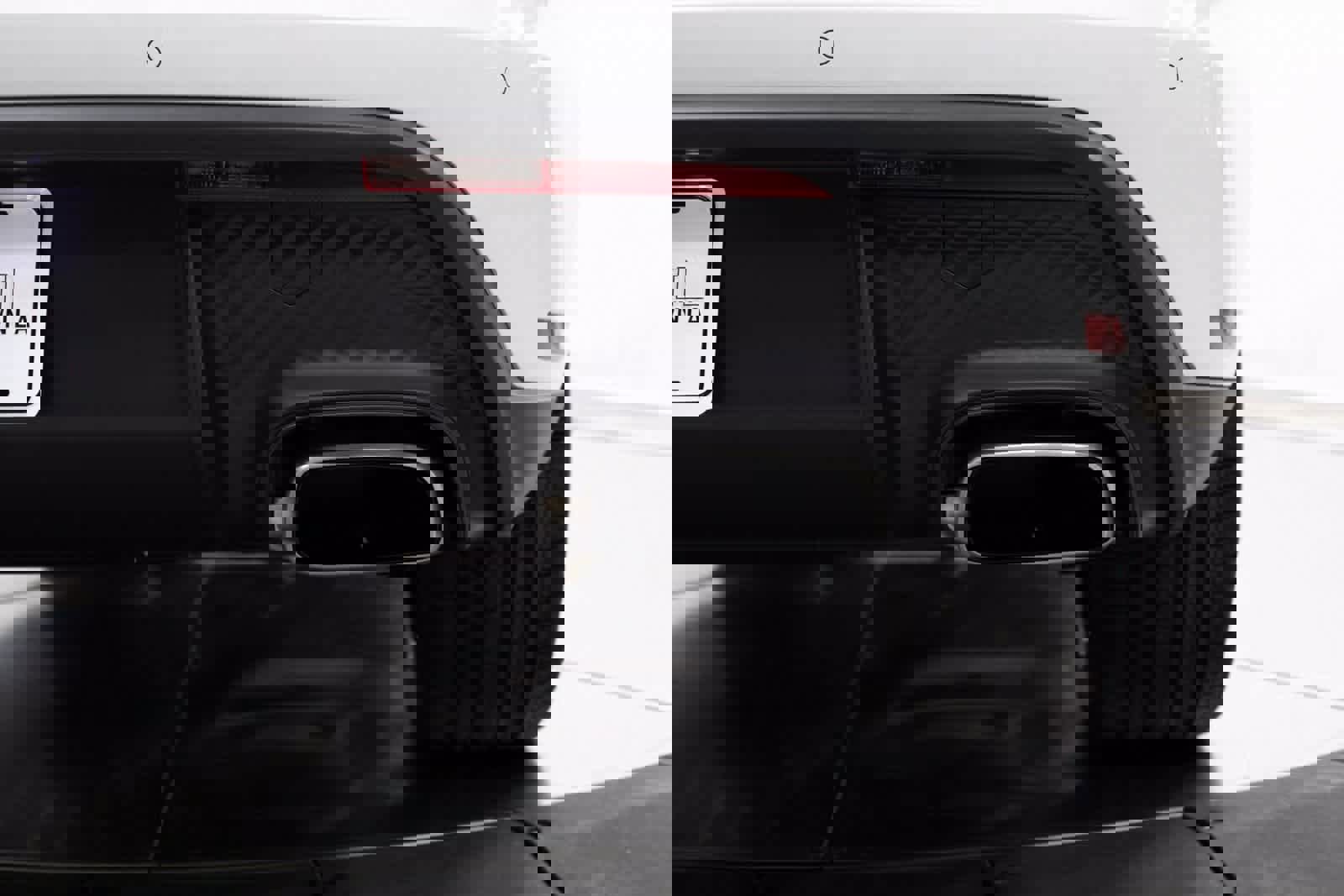 Certified 2025 Porsche Macan image 36