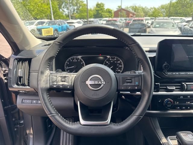 Used 2025 Nissan Pathfinder SV AWD/4WD image 11