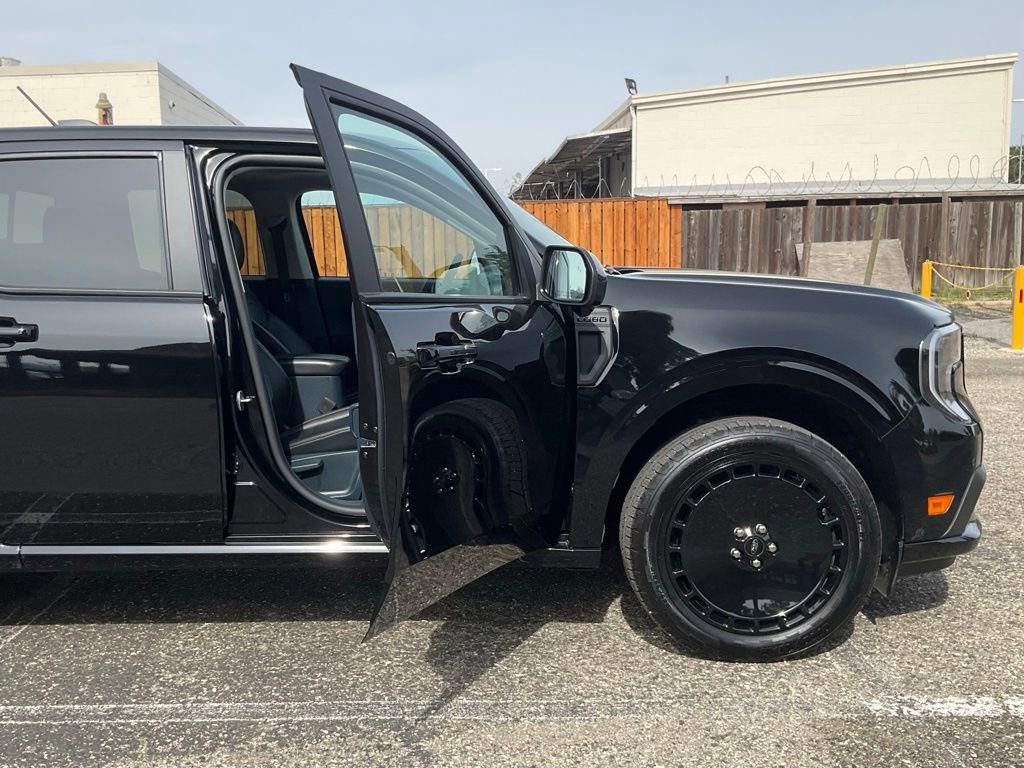 Used 2025 Ford Maverick Lobo image 31