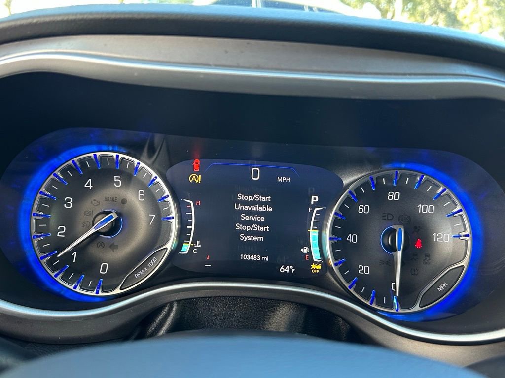 Used 2022 Chrysler Pacifica Touring-L image 27