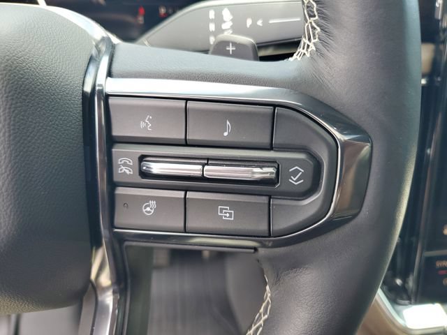 Used 2025 GMC Yukon XL Denali Ultimate AWD/4WD image 13