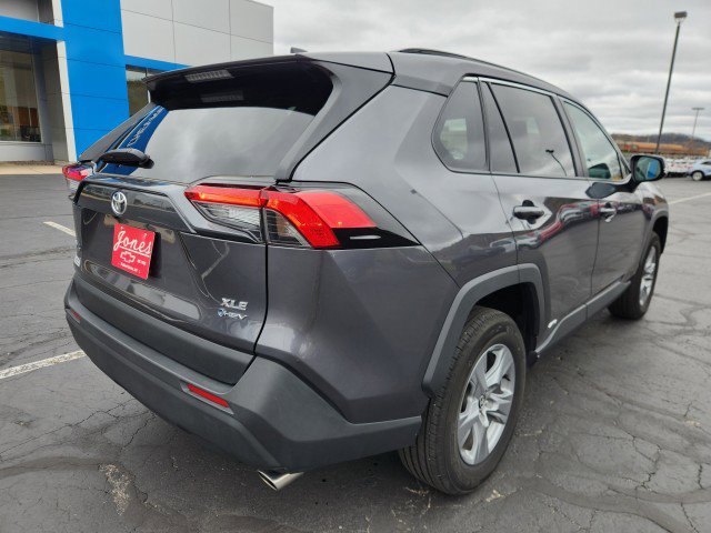 Used 2025 Toyota RAV4 XLE image 5