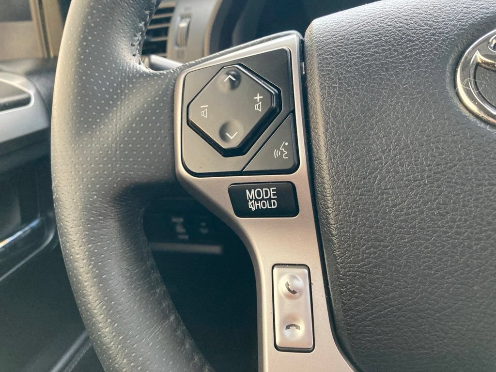 Used 2022 Toyota 4Runner SR5 Premium w/ Moonroof Package RWD image 16