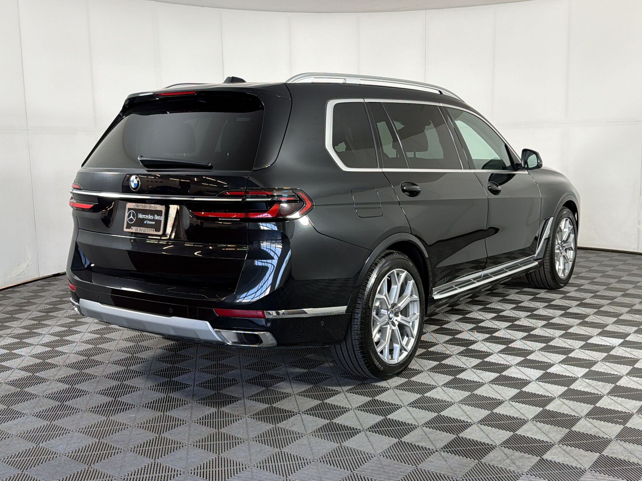 Used 2026 BMW X7 xDrive40i AWD/4WD image 9