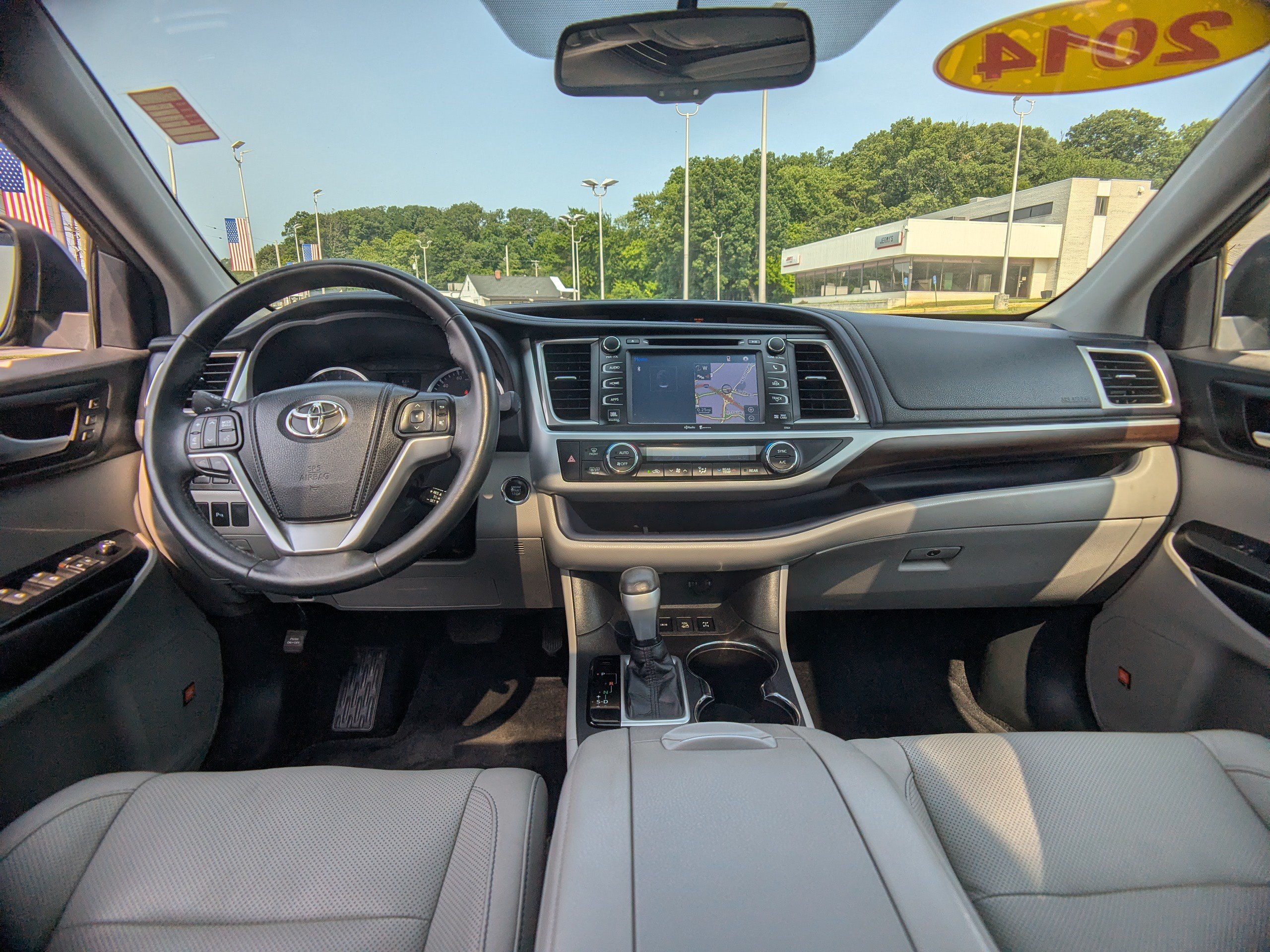 Used 2014 Toyota Highlander Limited AWD/4WD image 17