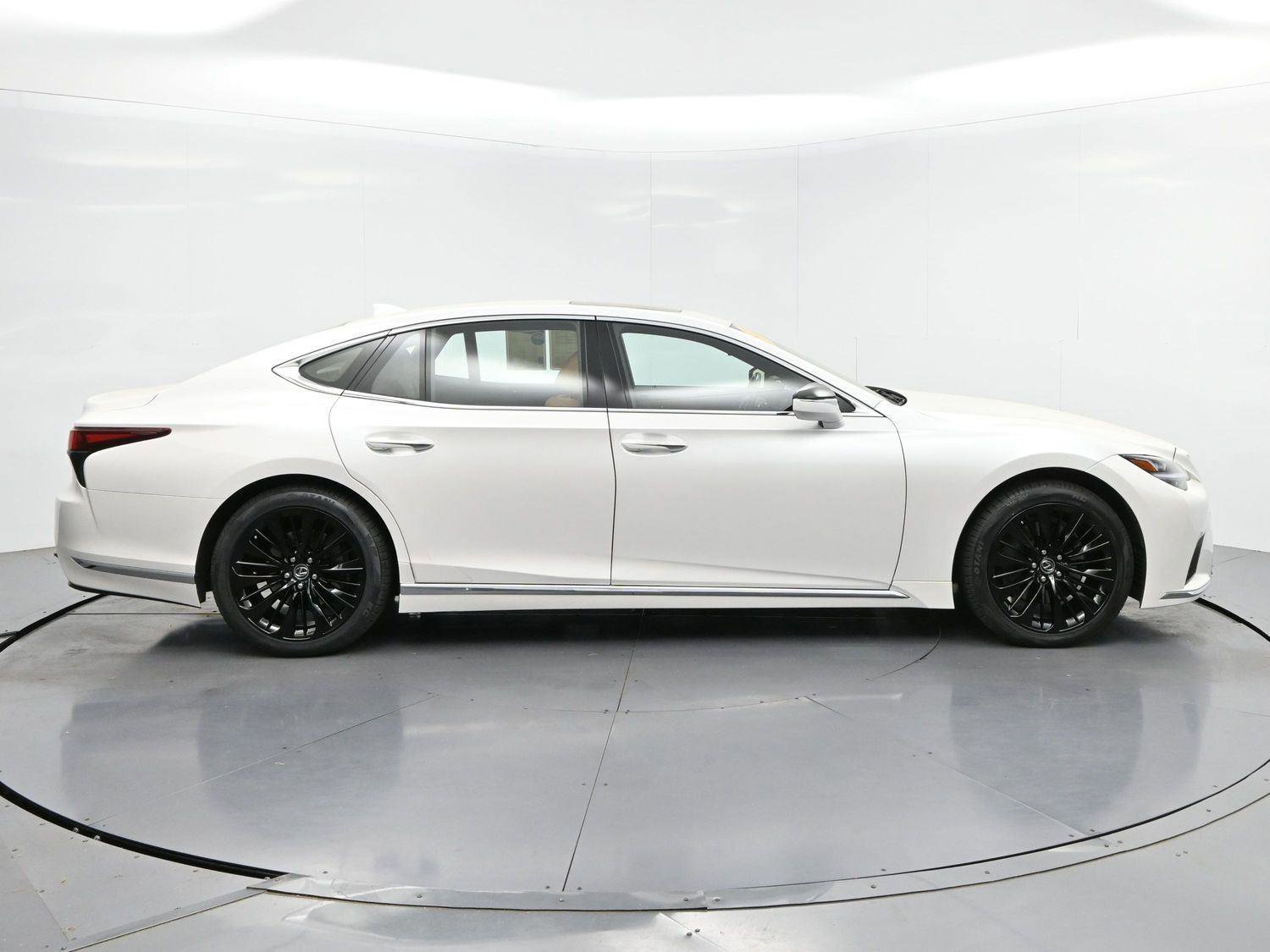 Used 2022 Lexus LS 500 w/ Accessory Package (Z1) image 8