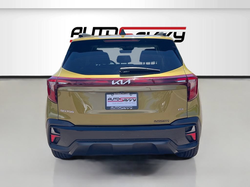 Used 2024 Kia Seltos SX w/ SX Sunroof Package AWD/4WD image 6