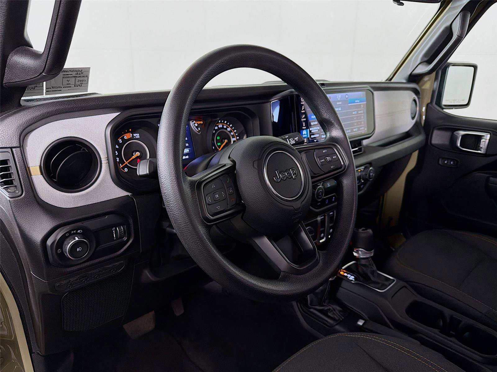 Used 2025 Jeep Wrangler Sport AWD/4WD image 9