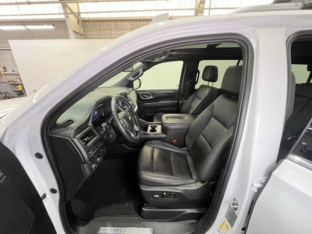 Used 2022 Chevrolet Tahoe LT w/ Luxury Package image 18