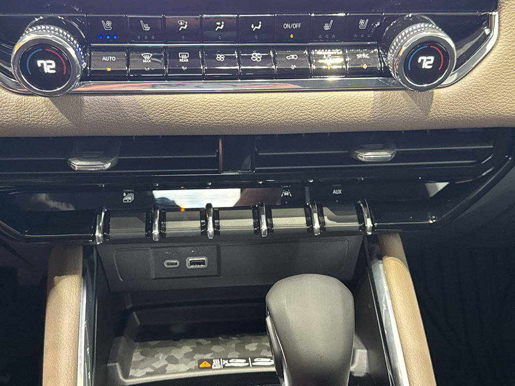 Used 2025 GMC Canyon Denali AWD/4WD image 33